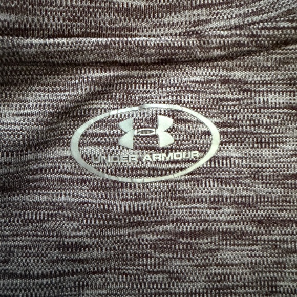 Under Armour Loose T-Shirt Heatgear V-Neck Short Sleeve Top Eggplant Women's XS - Picture 7 of 7